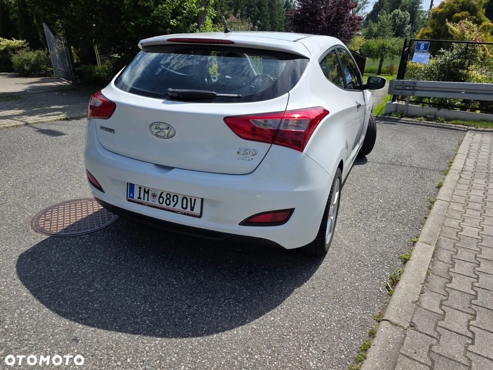 Hyundai i30 1.4 Base - 24