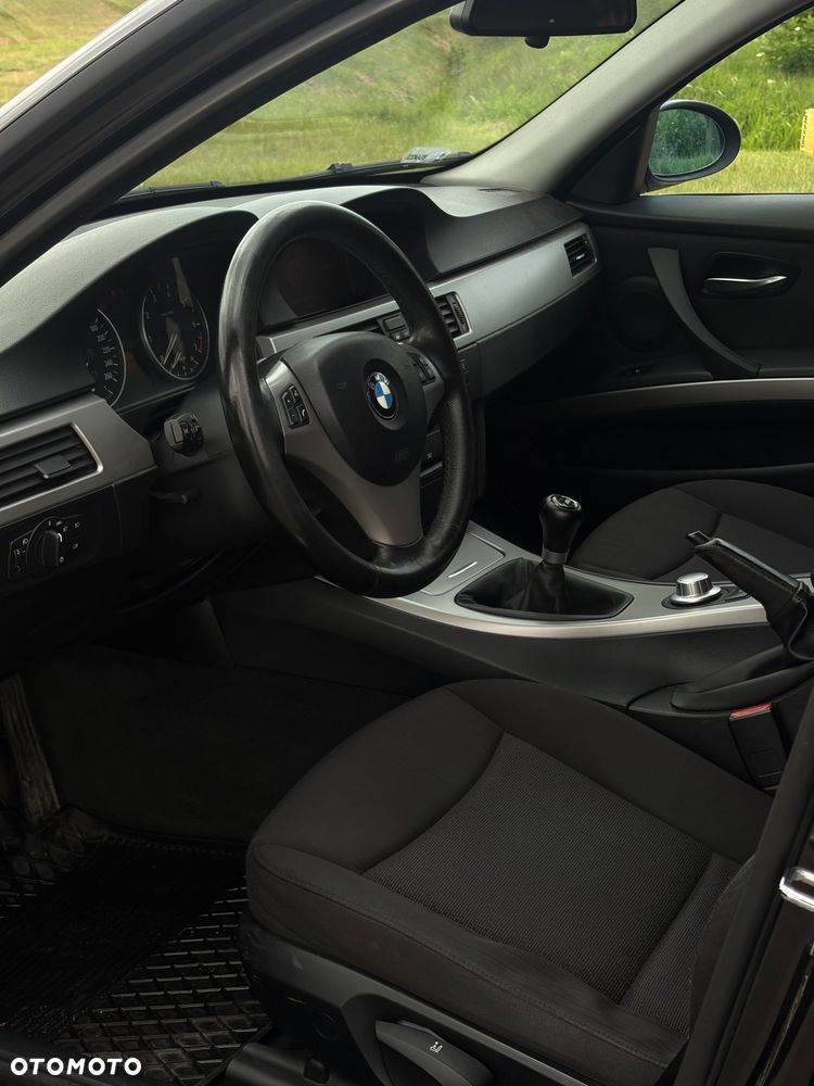 BMW Seria 3 320i - 7