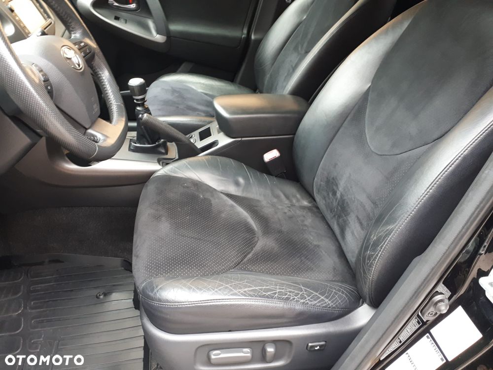 Toyota RAV4 2.0 4x4 Travel - 12