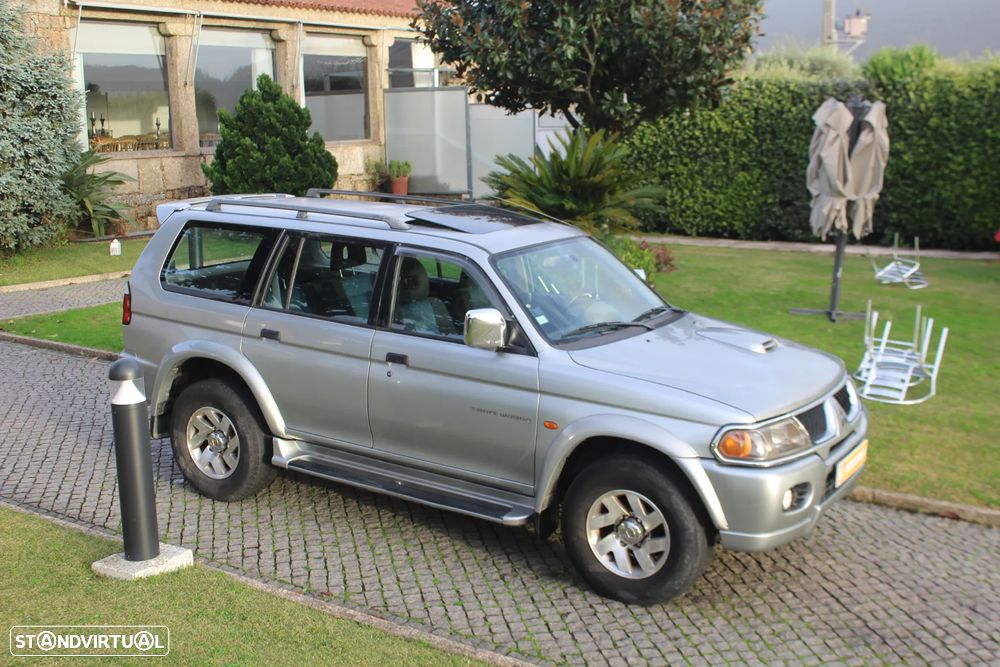 Mitsubishi Pajero Sport 2.5 TD GLS - 8