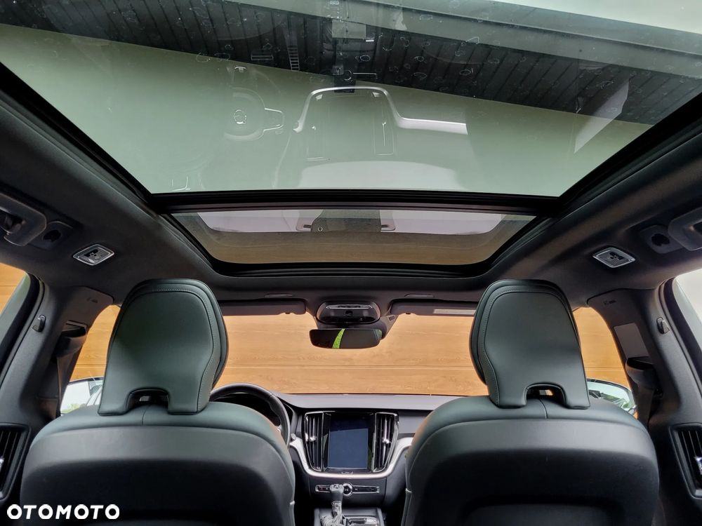 Volvo V60 T4 R-Design - 19