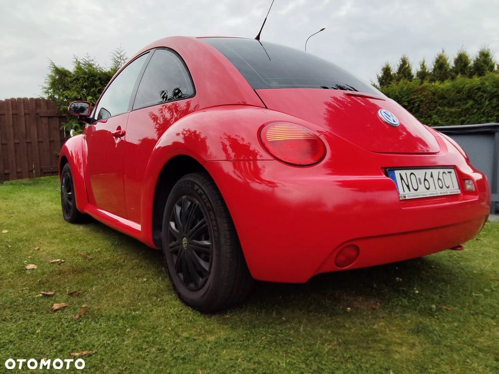 Volkswagen New Beetle - 4