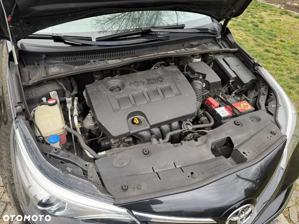 Toyota Avensis 1.8 Premium - 17