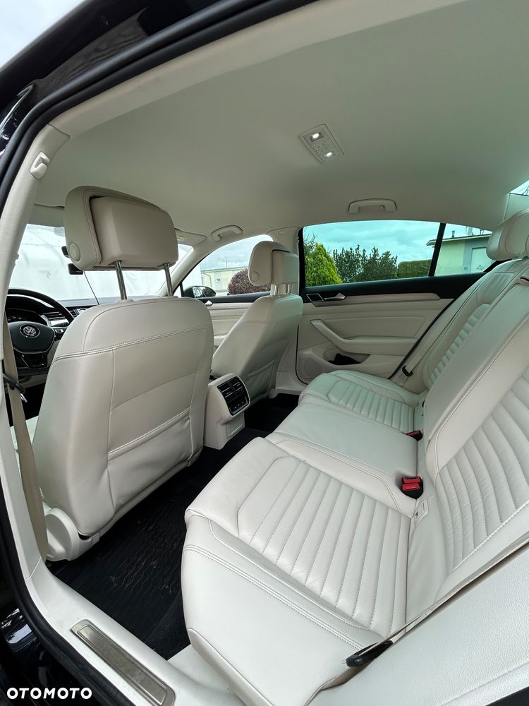 Volkswagen Passat - 8