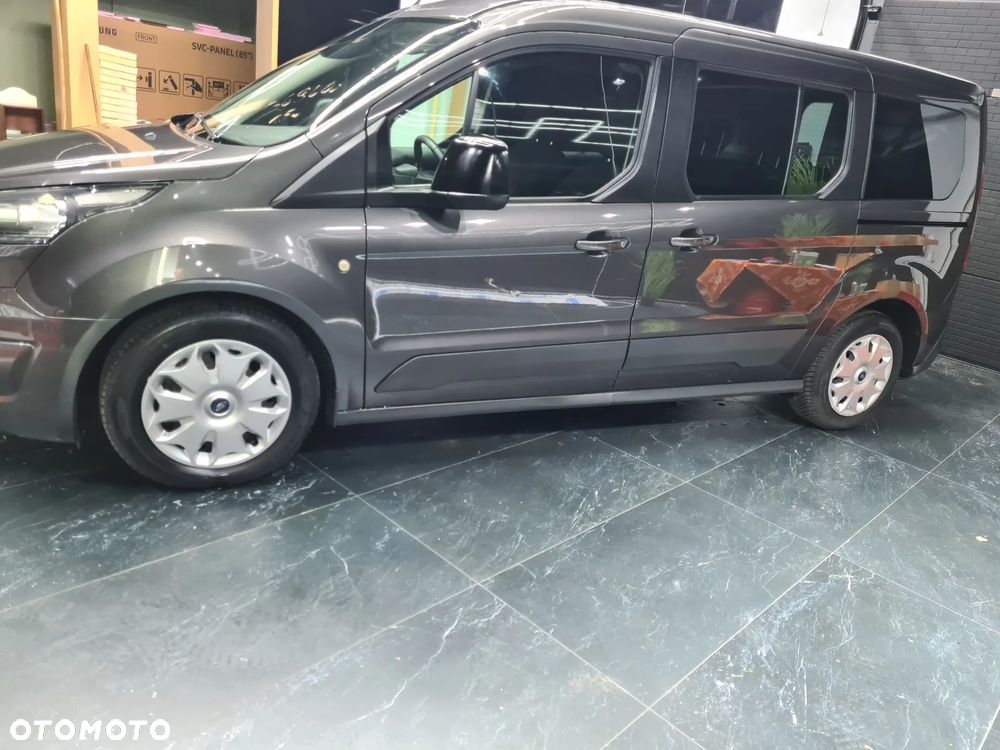 Ford Tourneo Connect Grand - 17