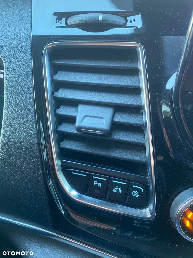 Ford Tourneo Custom - 23