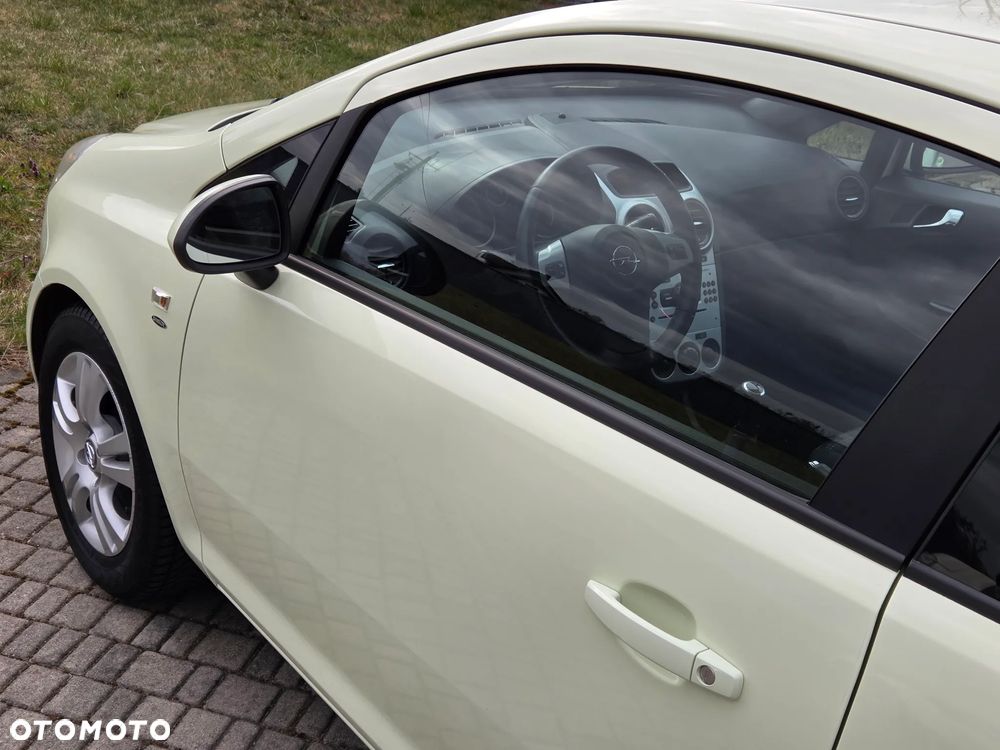 Opel Corsa 1.4 16V Satellite - 23