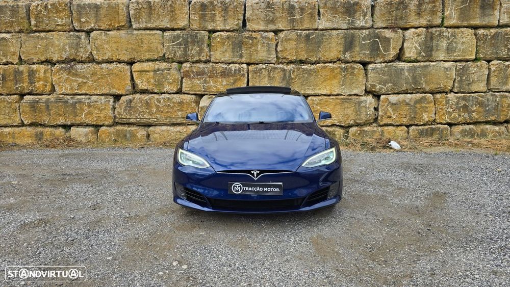 Tesla Model S - 5