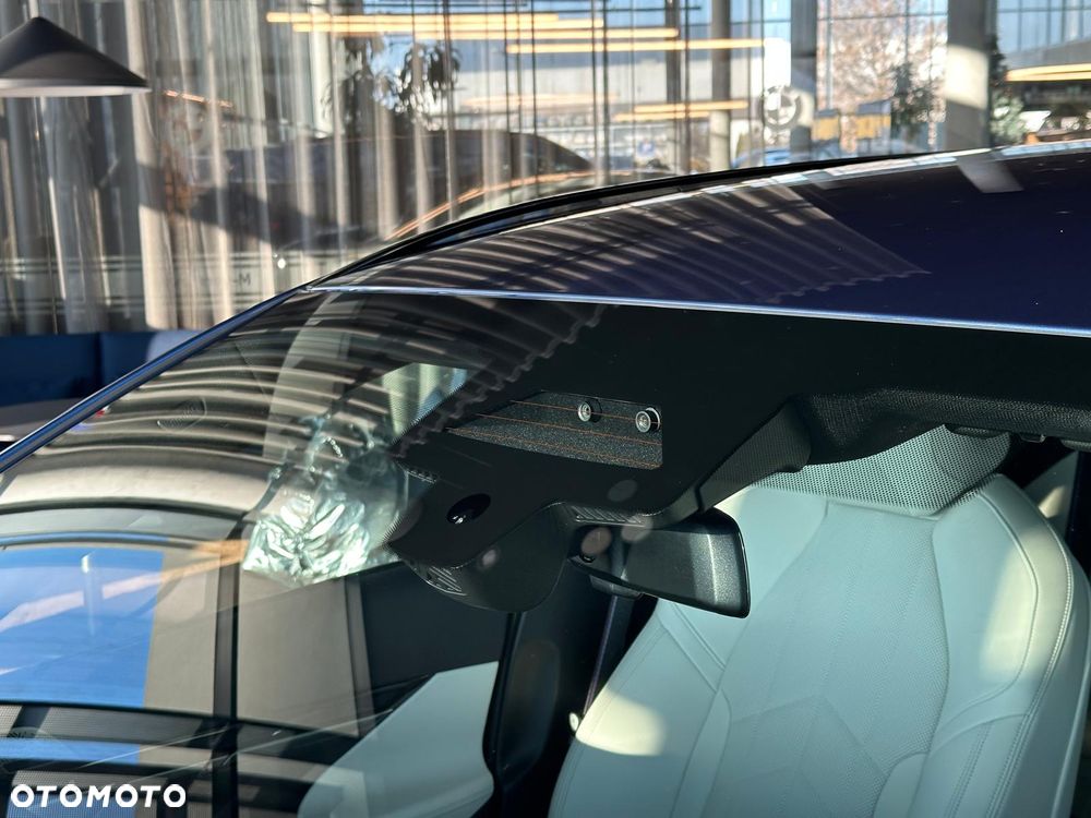 BMW Seria 5 520d xDrive mHEV - 15