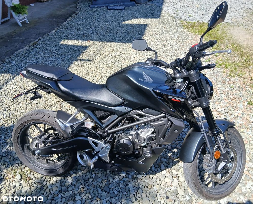 Honda CB - 1