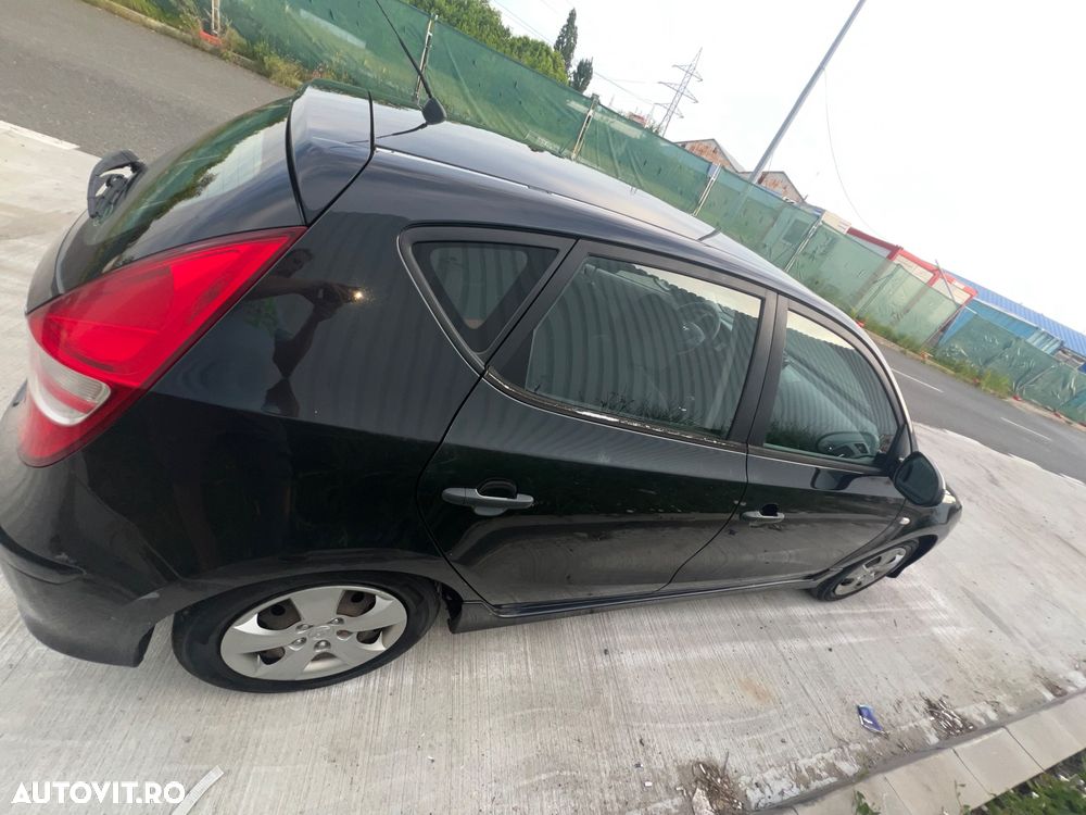 Hyundai i30 1.4 GL Classic - 3