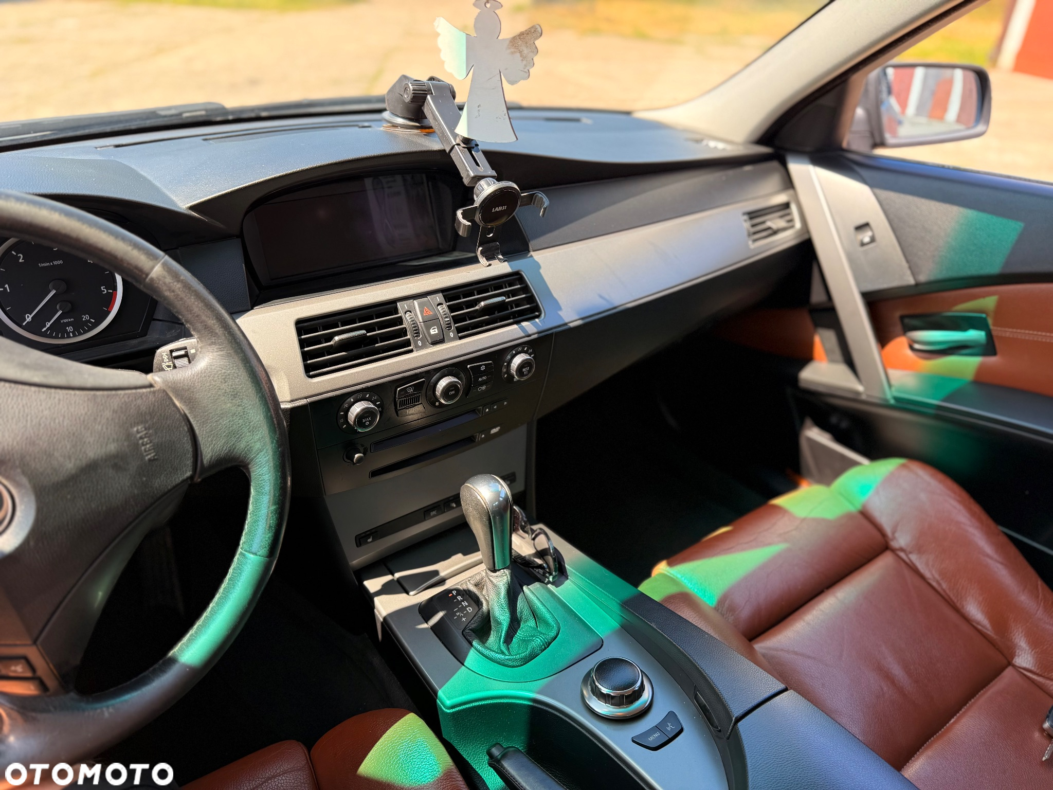 BMW Seria 5 525d Touring - 10