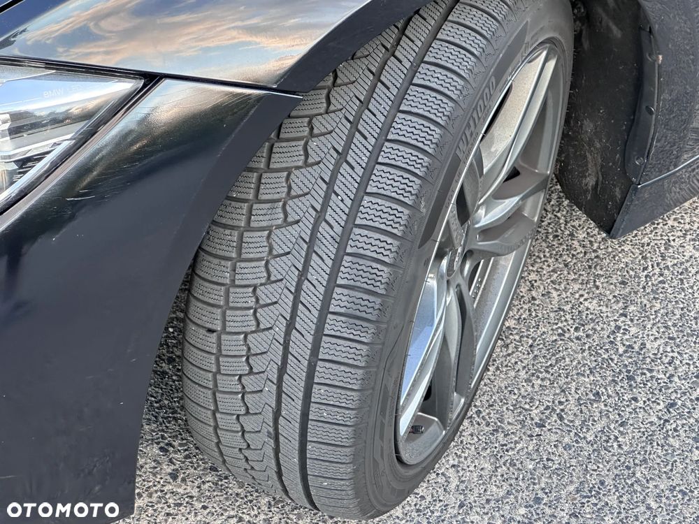 BMW Seria 3 320d Sport Line - 10