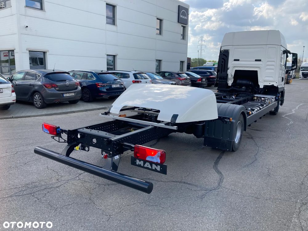 MAN MAN TGL 12.250 4x2 BL CH - 4