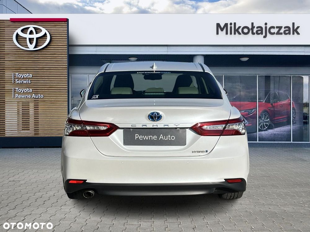 Toyota Camry 2.5 Hybrid Executive CVT - 8