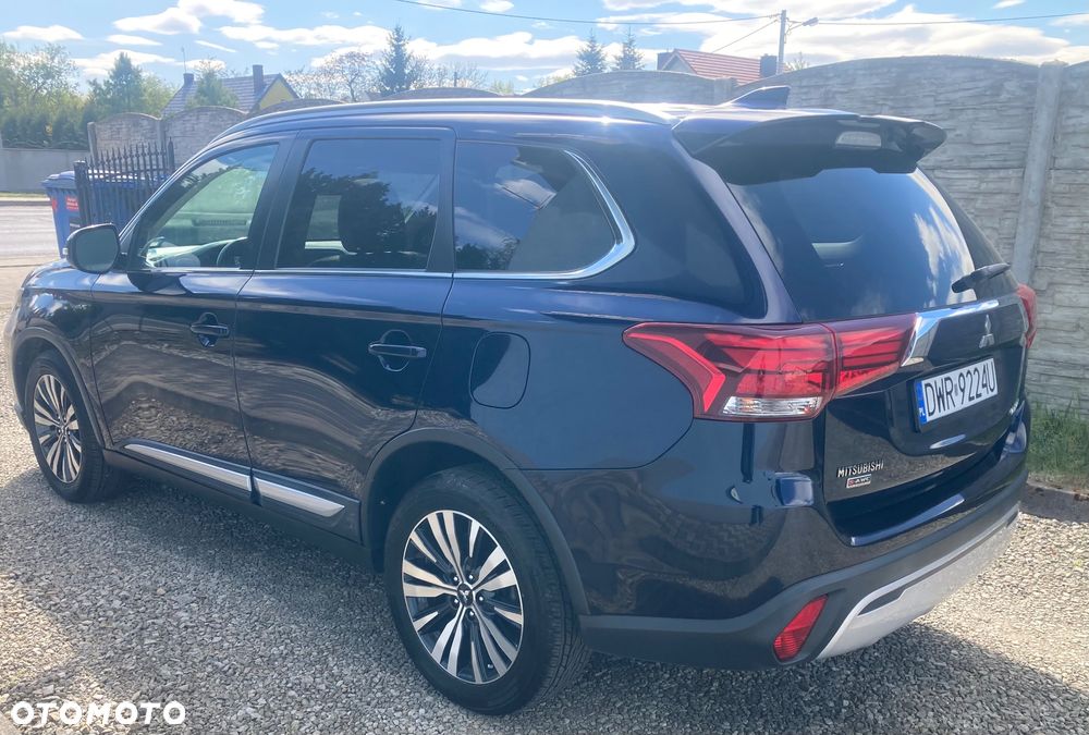 Mitsubishi Outlander - 8