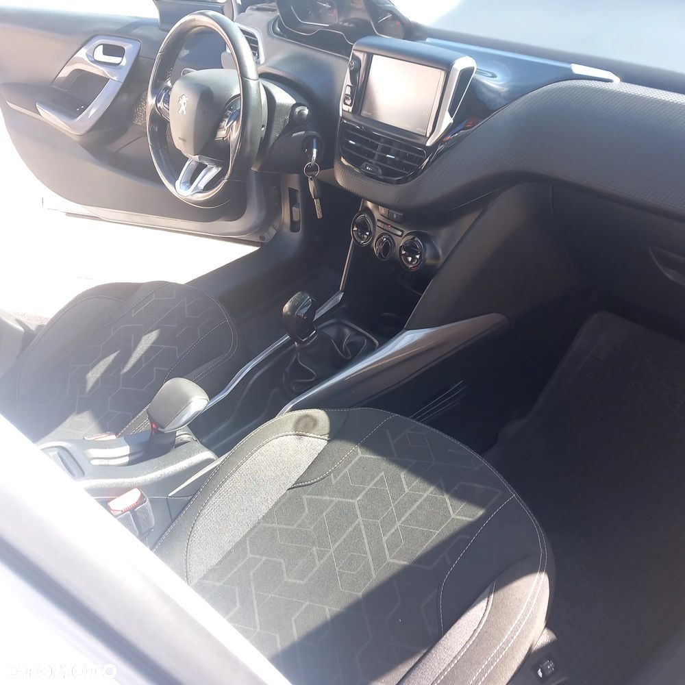 Peugeot 2008 - 15
