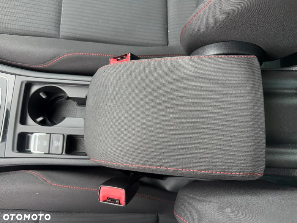 Volkswagen Golf 2.0 TDI DSG Sound - 23