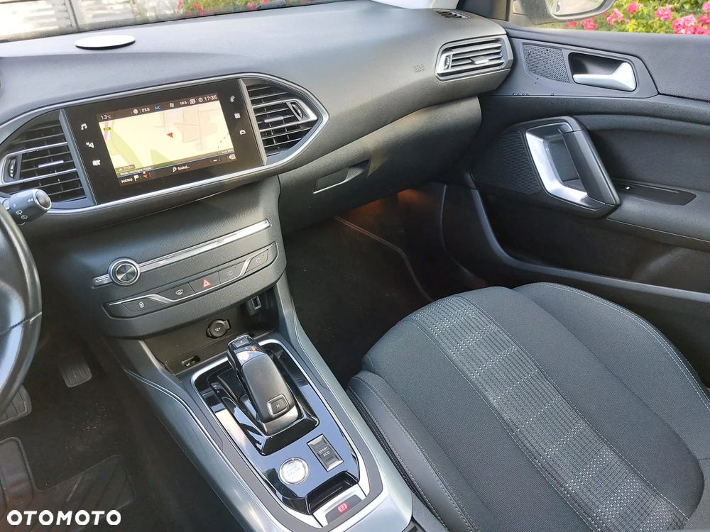 Peugeot 308 BlueHDi 130 EAT8 Black Edition - 14
