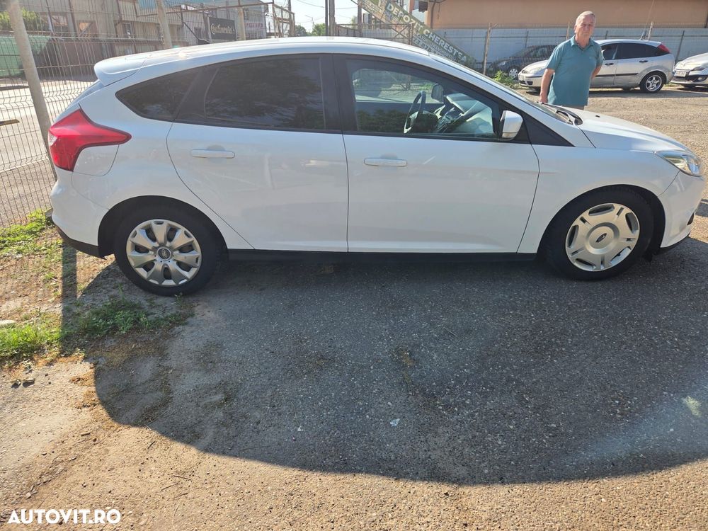 Ford Focus 1.6 TDCI DPF Ambiente - 4
