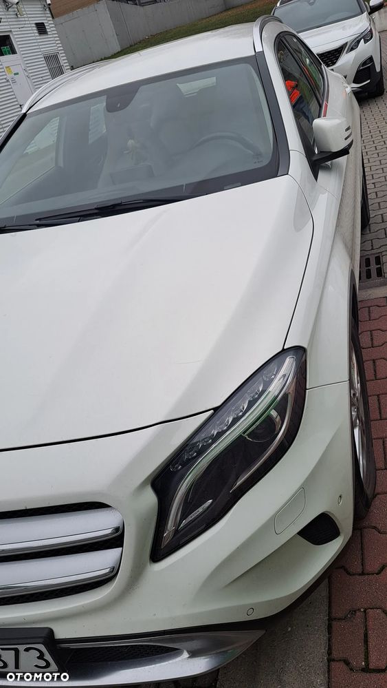 Mercedes-Benz GLA - 10