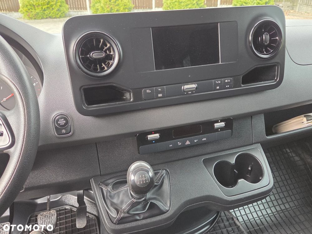 Mercedes-Benz Sprinter - 18