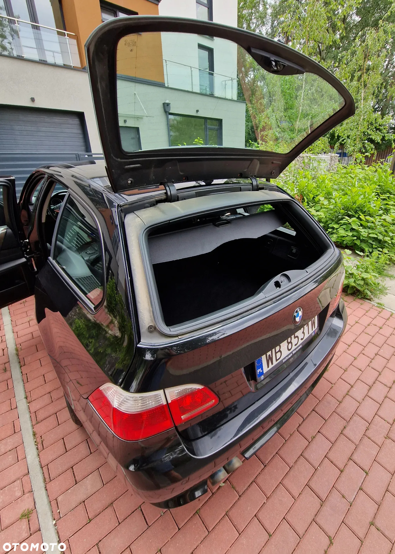 BMW Seria 5 545i - 24