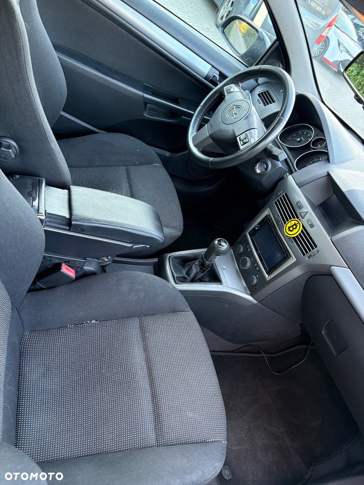 Opel Astra III GTC 1.8 Sport - 10
