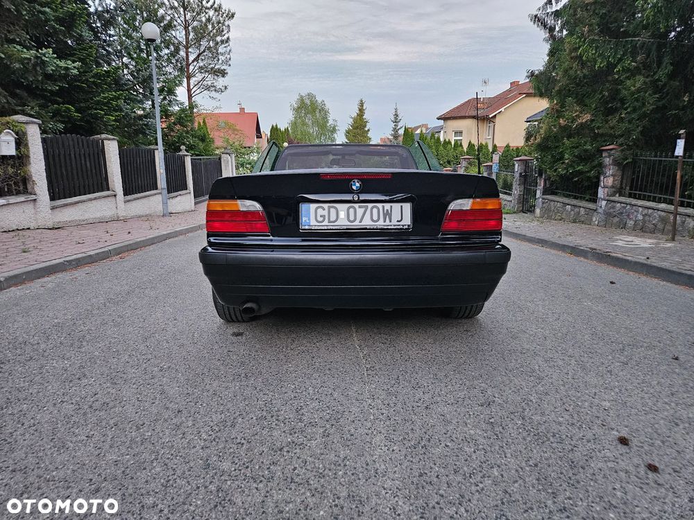 BMW Seria 3 320i - 5