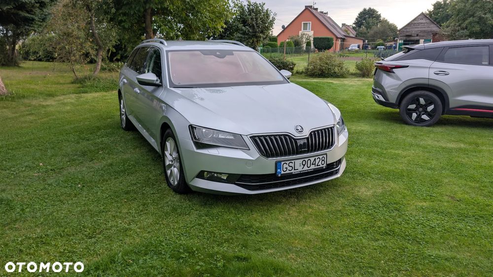 Skoda Superb 2.0 TDI SCR Style DSG - 6