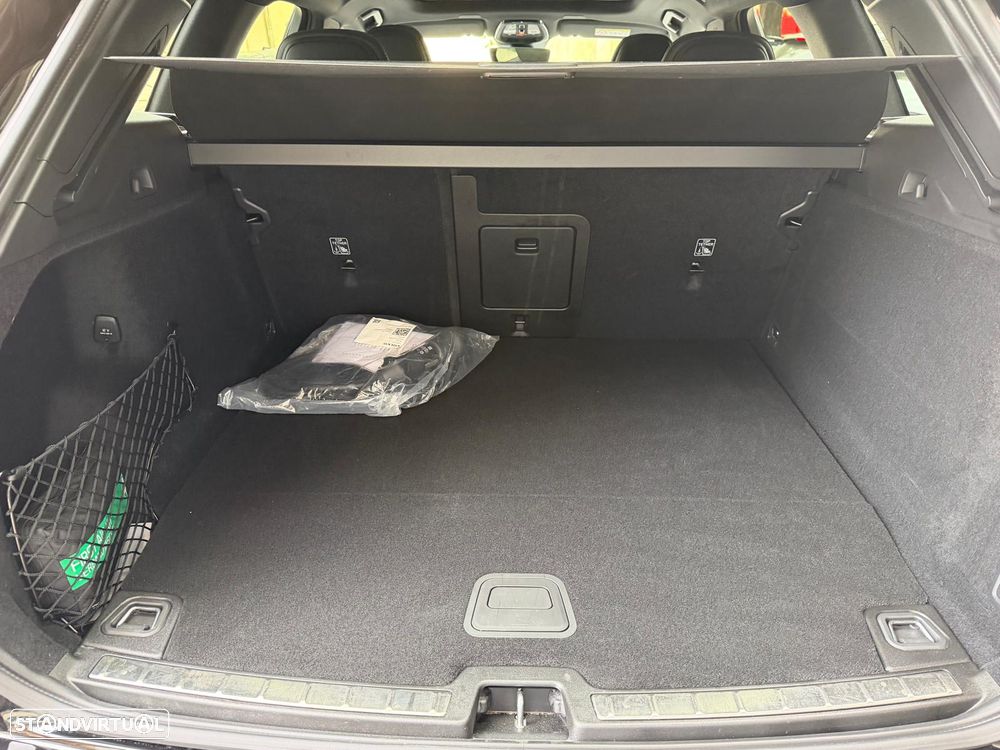 Volvo XC 60 T6 AWD Recharge Plus Black Edition - 36