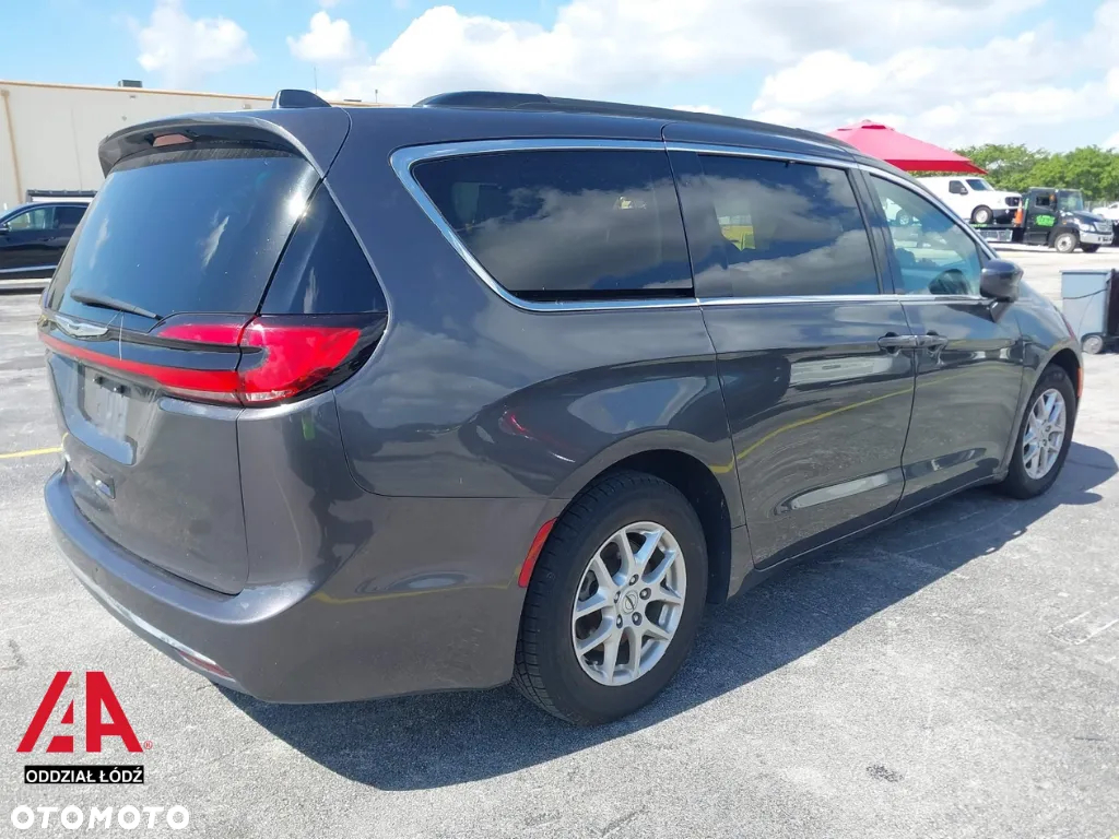 Chrysler Pacifica - 2