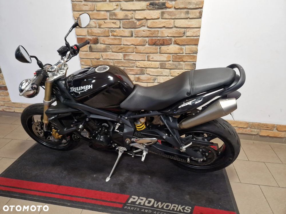 Triumph Street Triple - 22