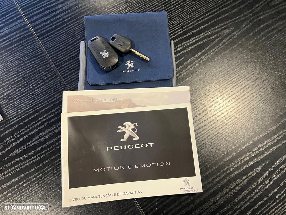 Peugeot 2008 1.2 PureTech Style - 30