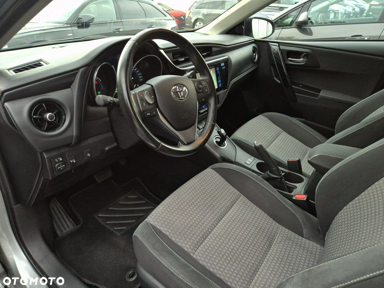 Toyota Auris - 13