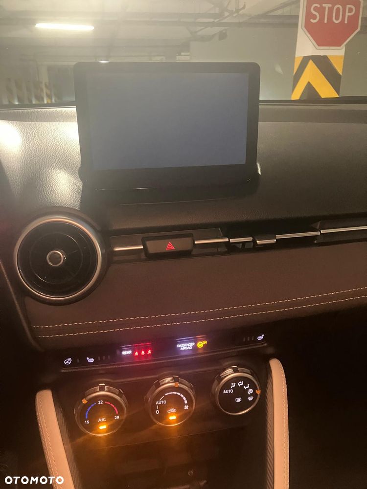 Mazda 2 - 1