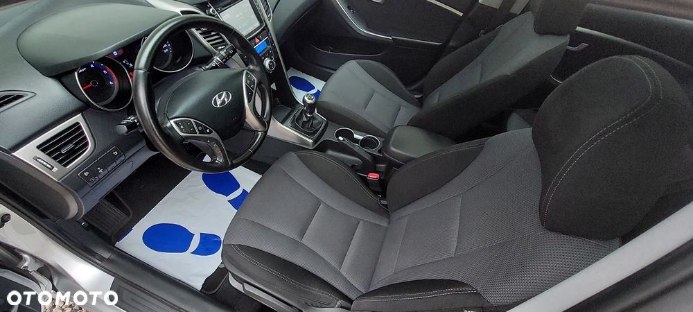 Hyundai i30 1.6 CRDi BlueDrive Comfort - 18