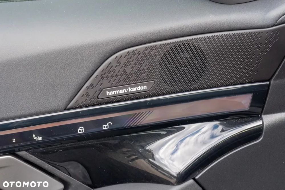 BMW Seria 5 520i mHEV M Sport - 29