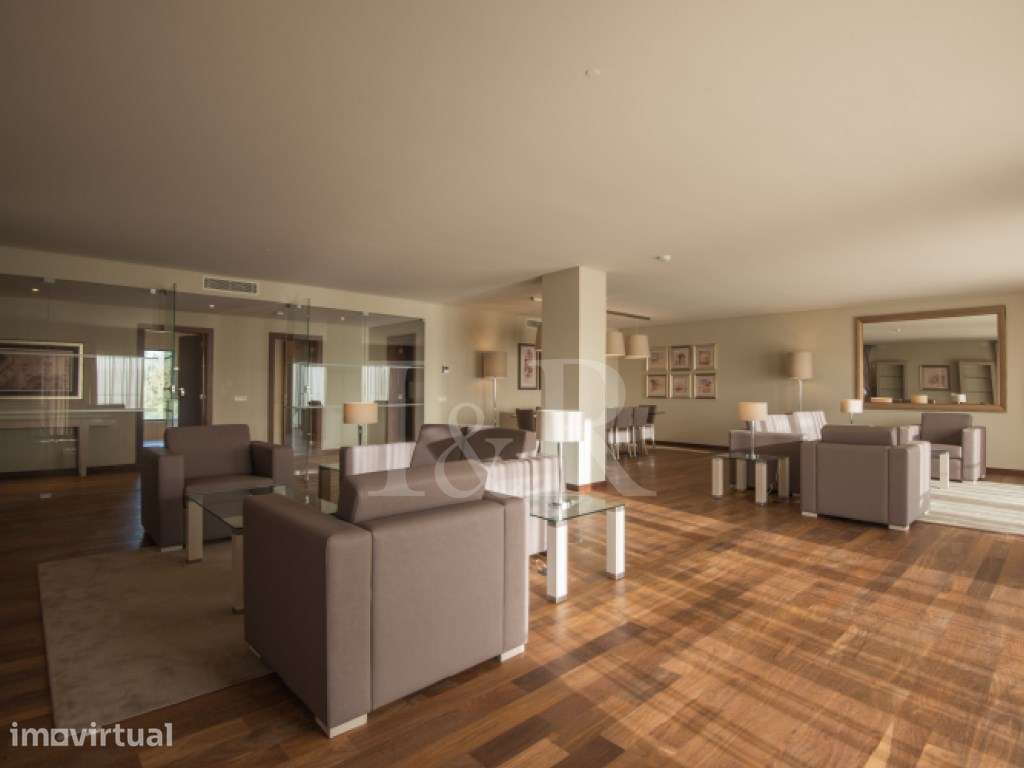 Apartamento T2 com varanda e estacionamento no Vila Galé Sintra - Grande imagem: 2/48