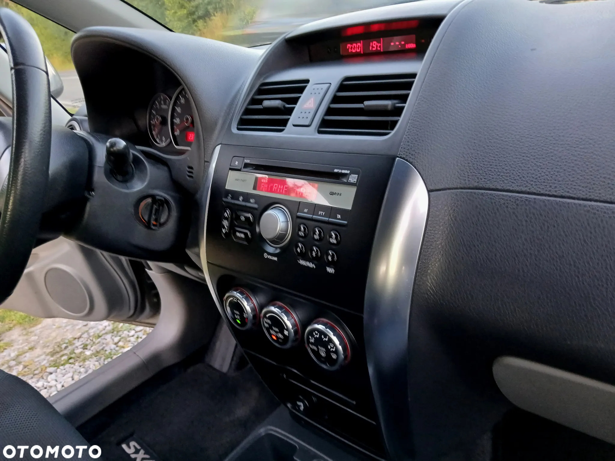 Suzuki SX4 1.6 Premium Outdoor - 8