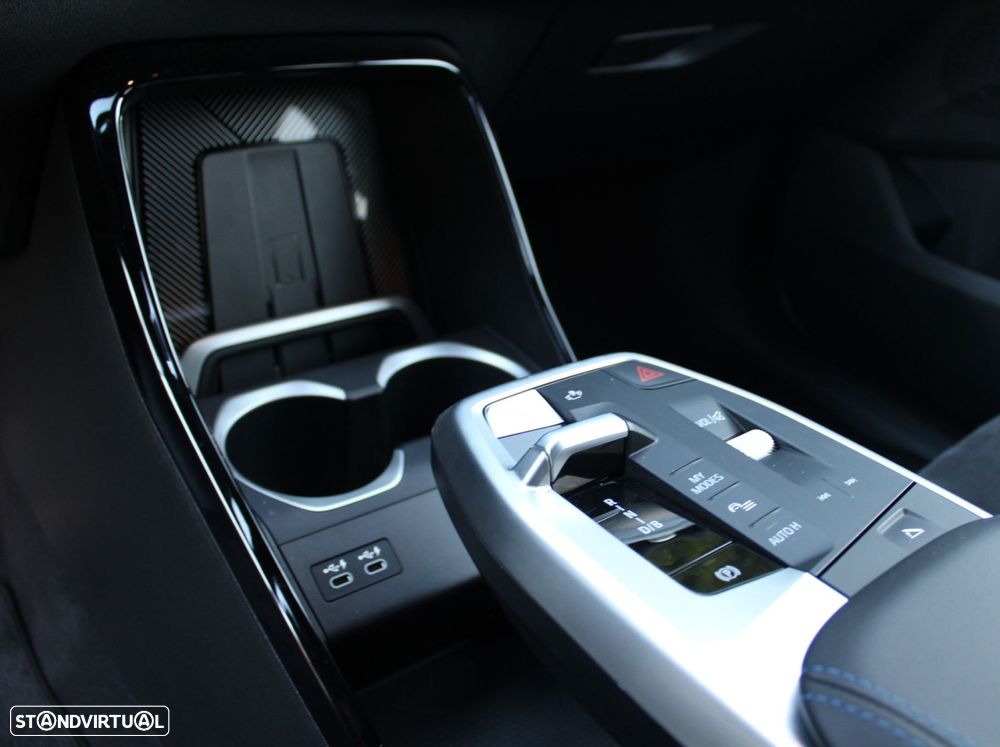 BMW iX2 xDrive30 Pack Desportivo M - 10