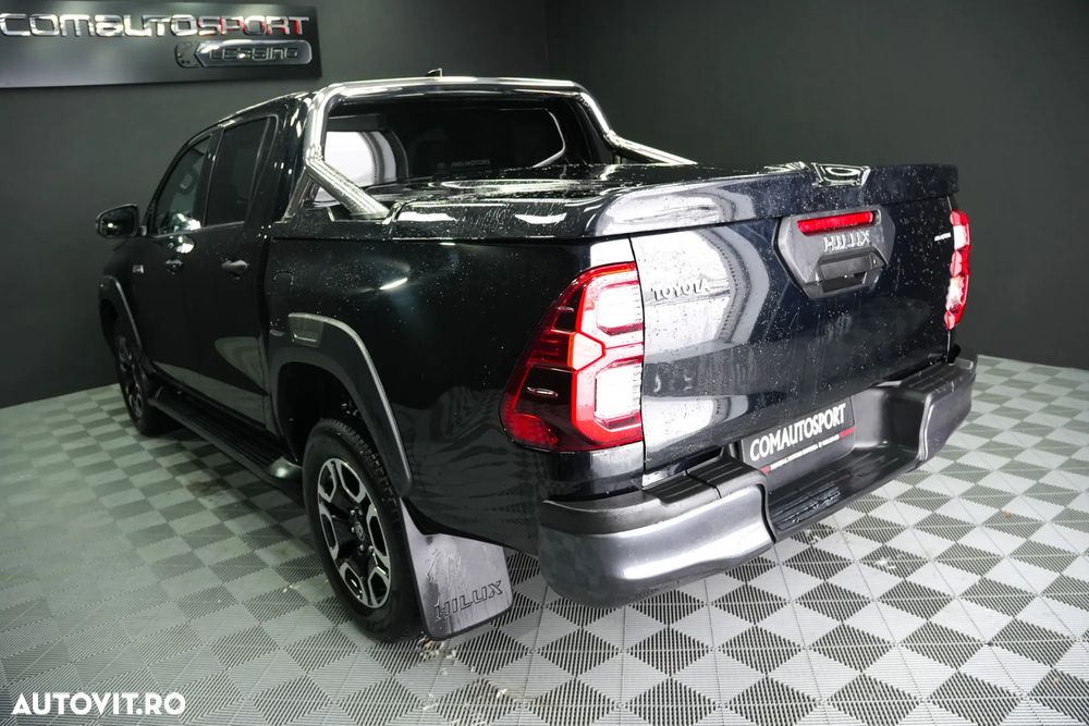 Toyota Hilux 2.8D 204CP 4x4 Double Cab AT Invincible - 4
