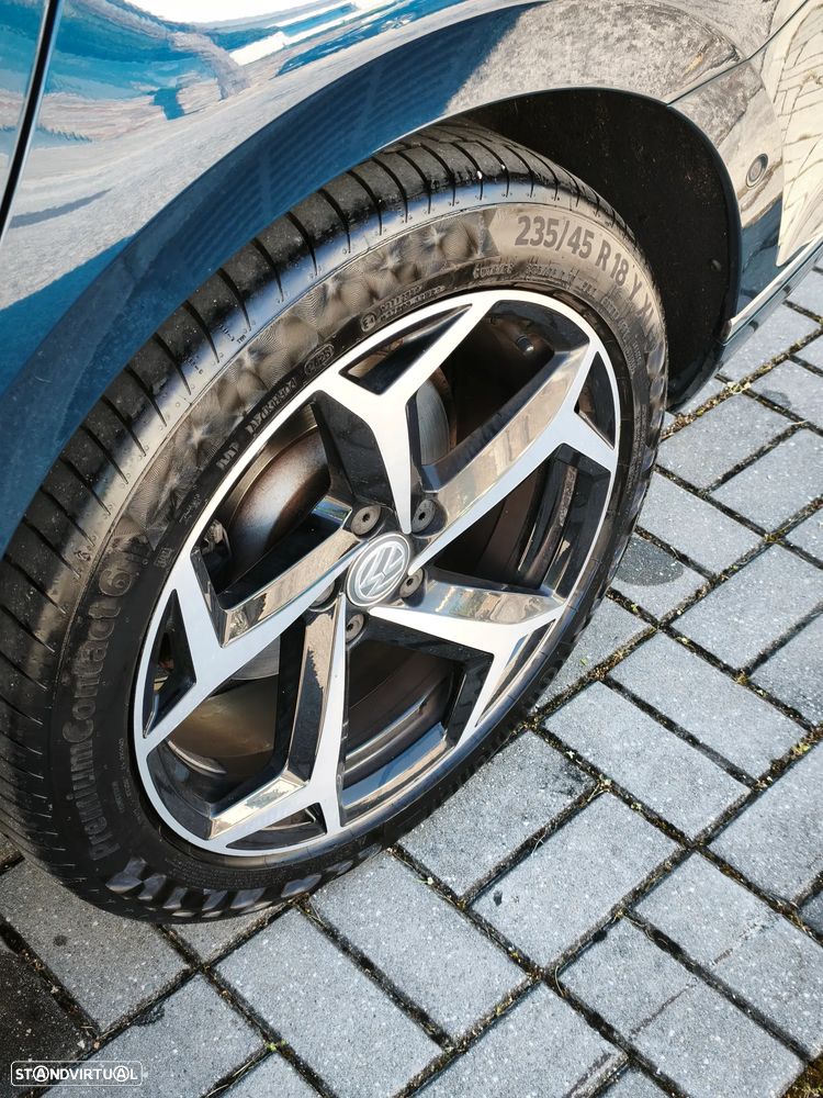 VW Passat Variant - 30