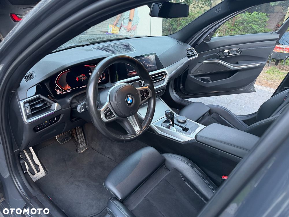 BMW Seria 3 320d xDrive M Sport Shadow - 16