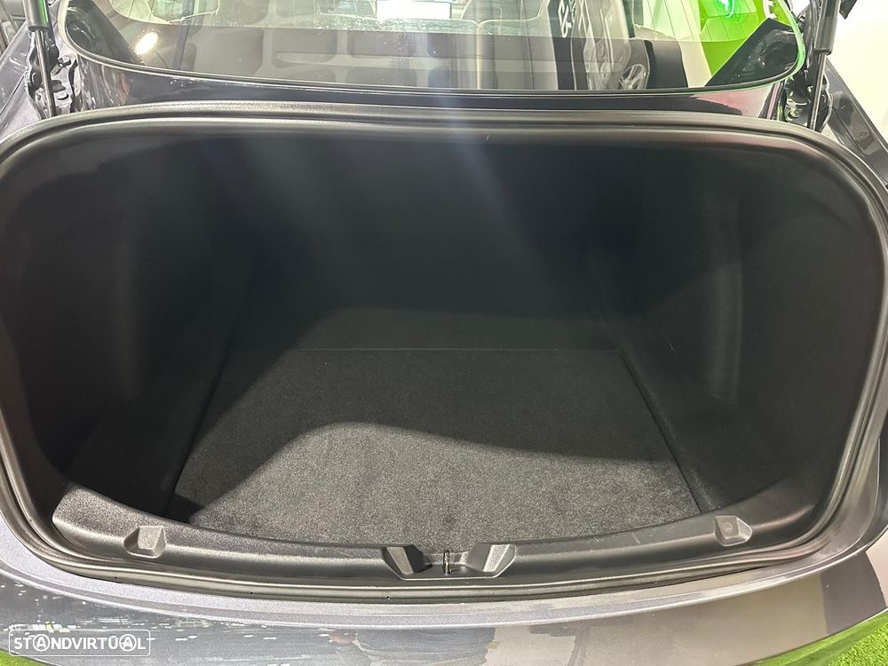 Tesla Model 3 Long-Range Dual Motor AWD - 38