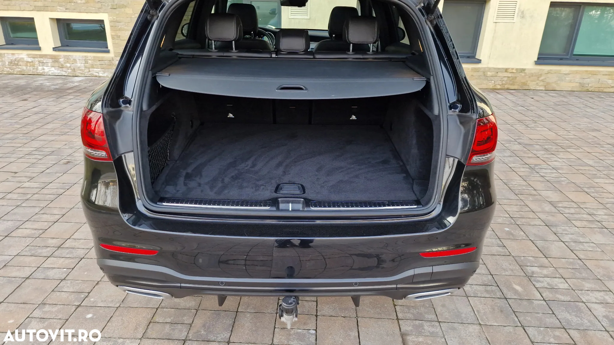 Mercedes-Benz GLC 300 d 4Matic 9G-TRONIC AMG Line Plus - 31