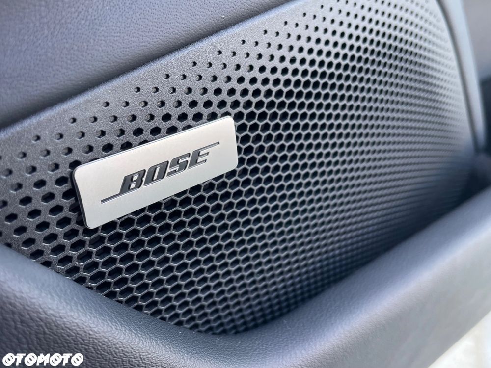 Porsche Taycan Performance Plus - 36