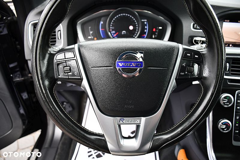 Volvo V60 D4 Geartronic R-Design - 12