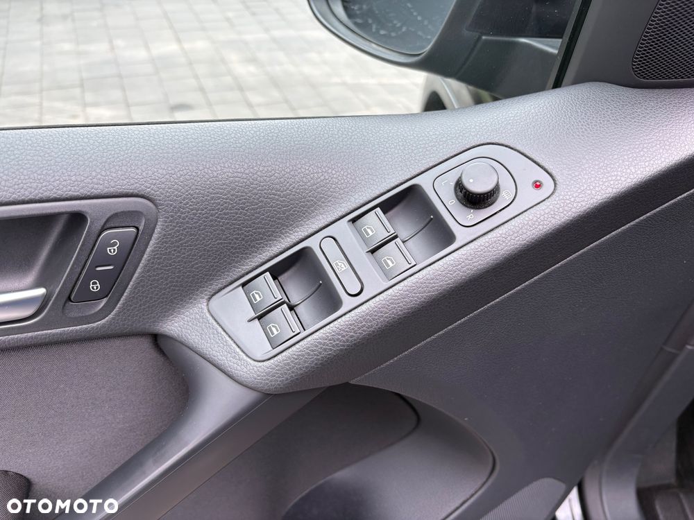 Volkswagen Tiguan - 19