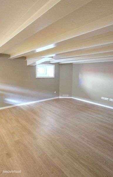 Moradia T2 Renovada + Amplo Salão c/ Luz Natural - Grande imagem: 4/7
